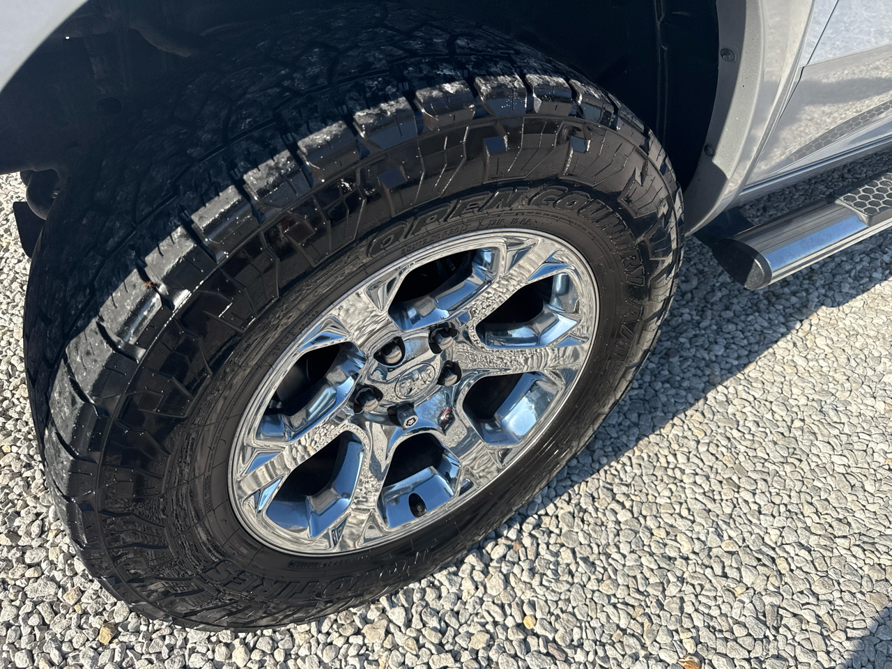 RAM 1500 Laramie Crew Cab 4WD 2012