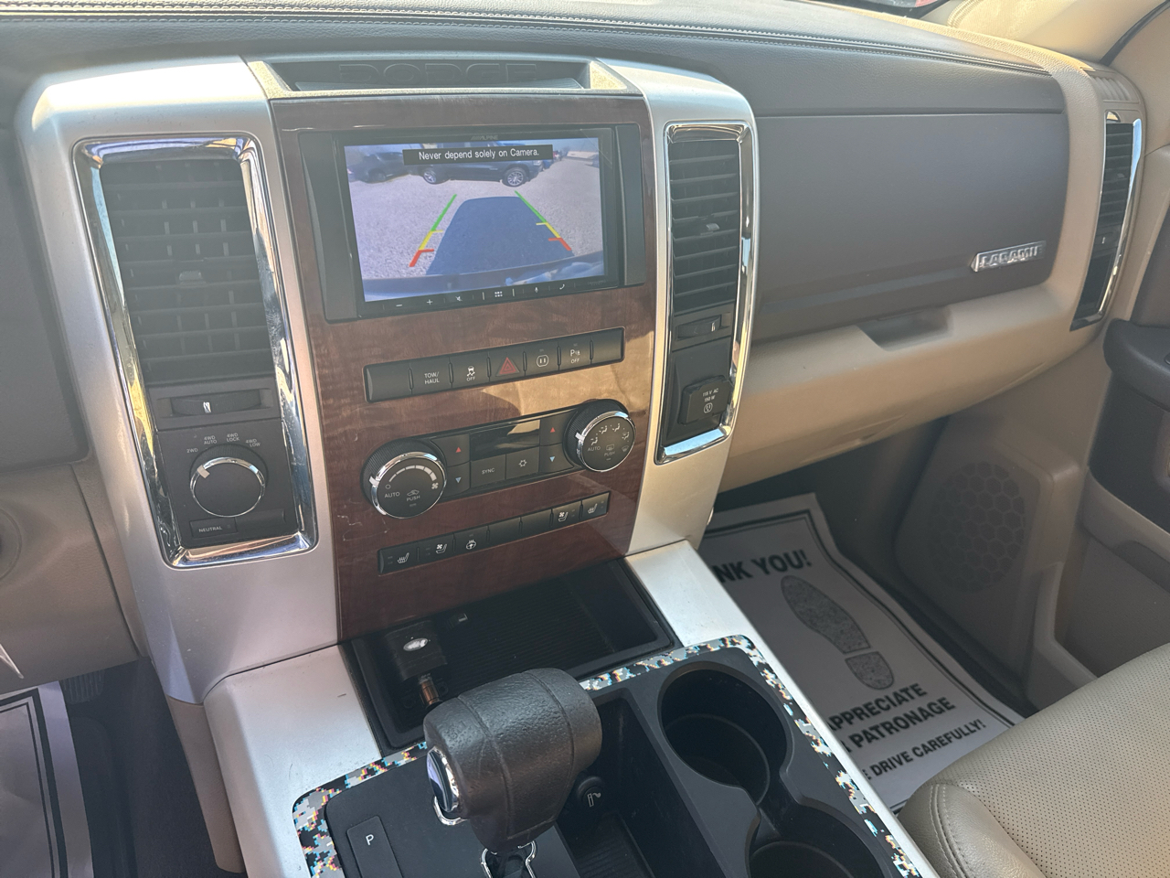 RAM 1500 Laramie Crew Cab 4WD 2012