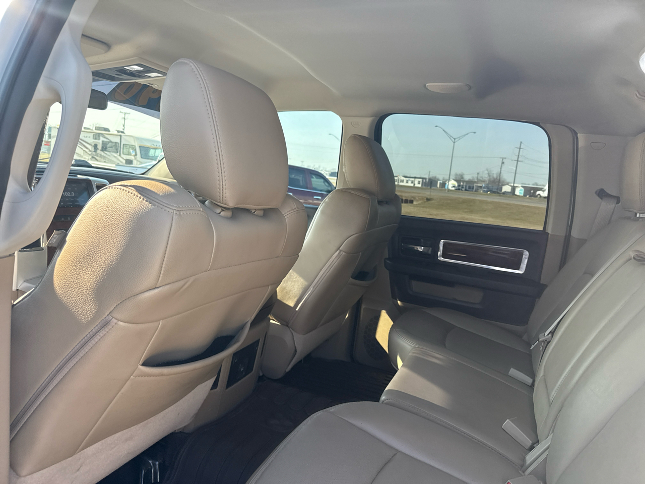 RAM 1500 Laramie Crew Cab 4WD 2012