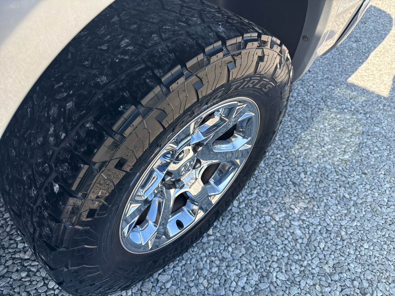 RAM 1500 Laramie Crew Cab 4WD 2012