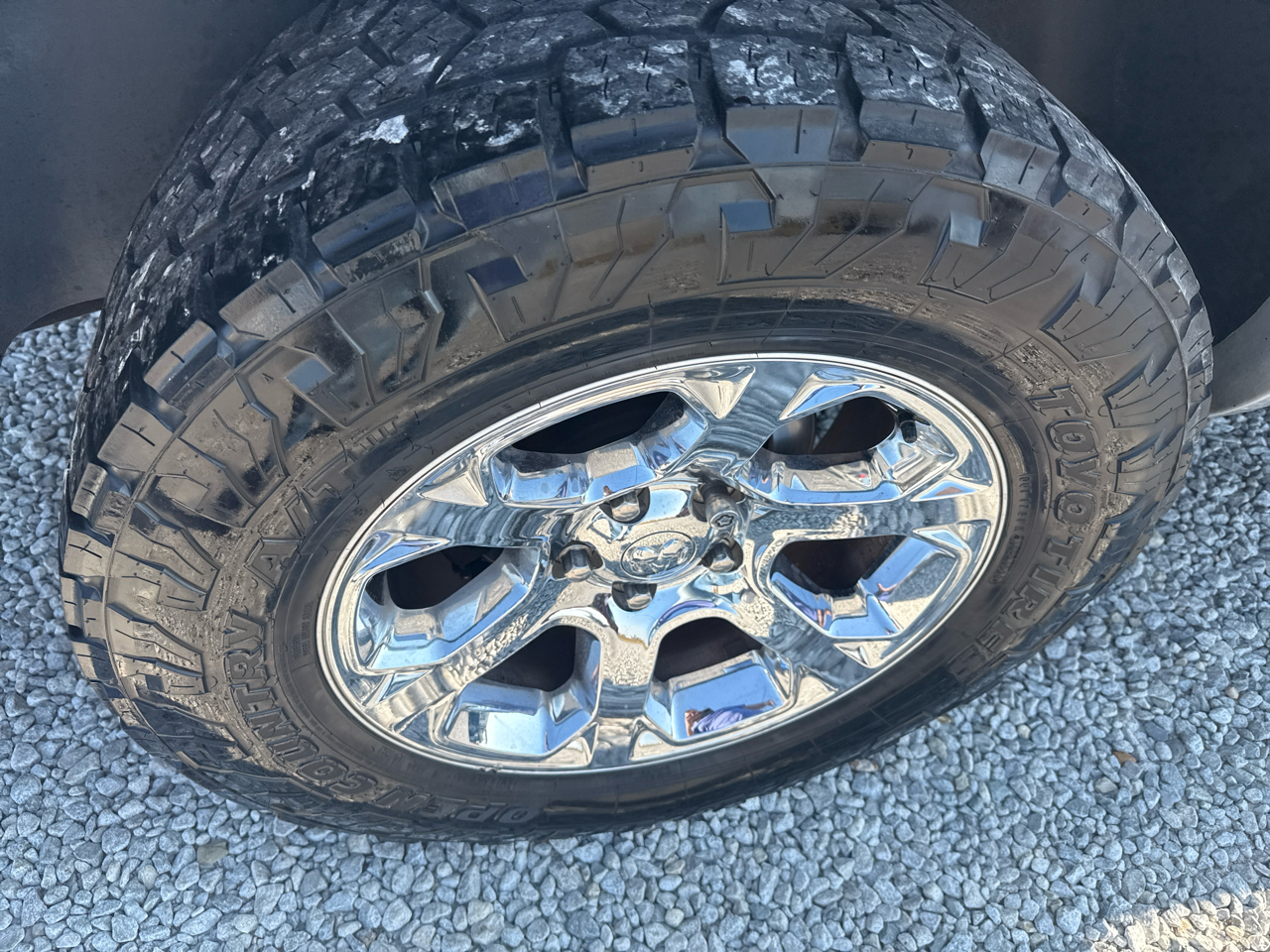 RAM 1500 Laramie Crew Cab 4WD 2012