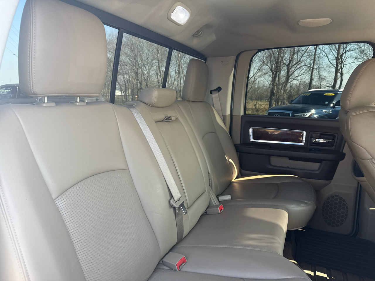 RAM 1500 Laramie Crew Cab 4WD 2012