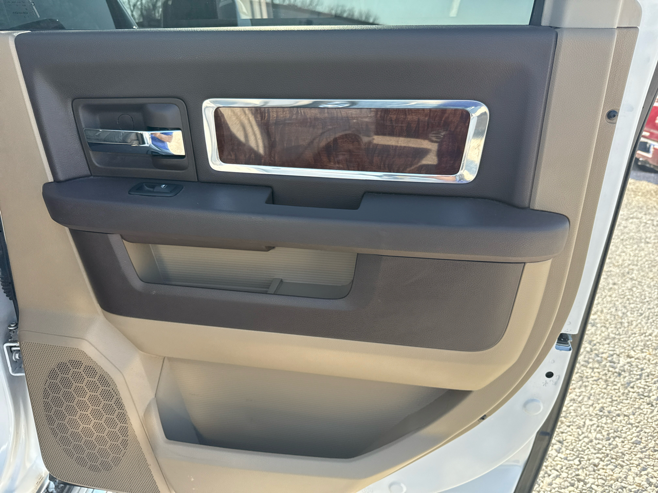 RAM 1500 Laramie Crew Cab 4WD 2012