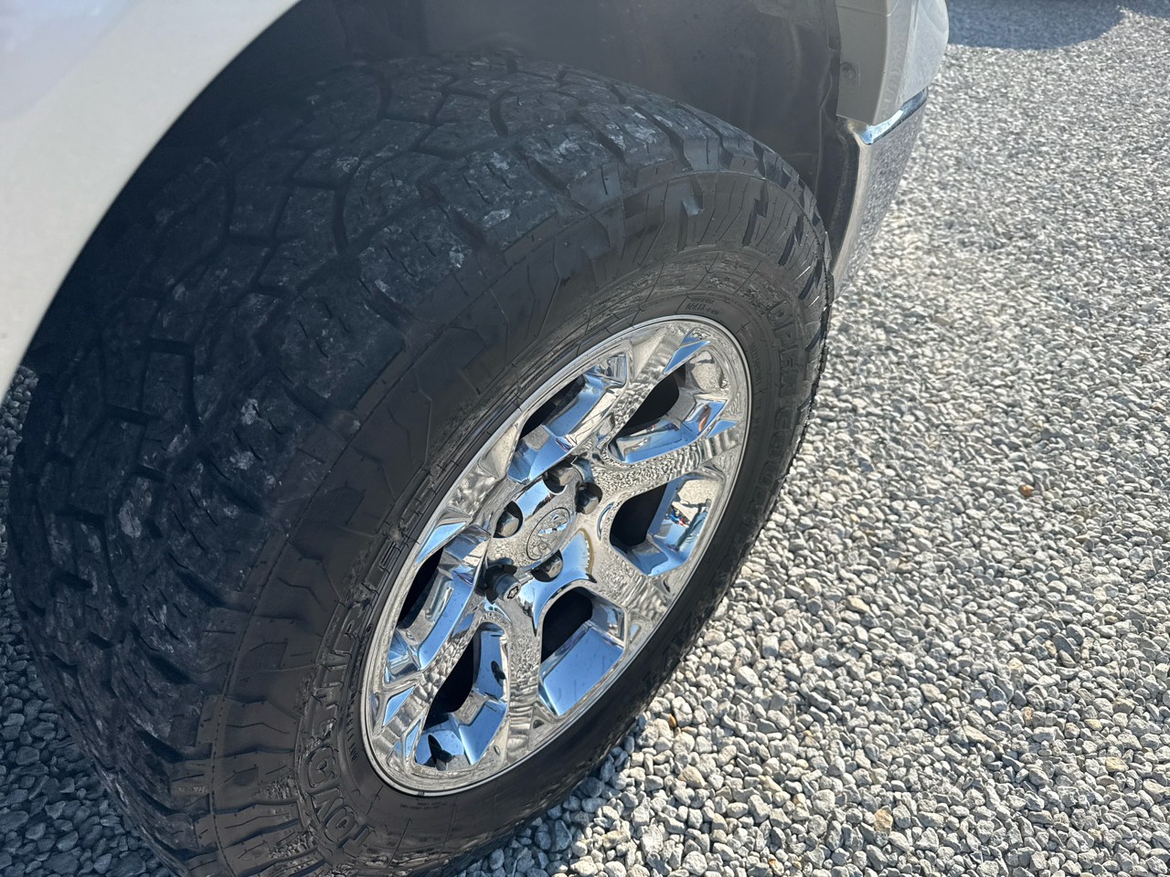 RAM 1500 Laramie Crew Cab 4WD 2012