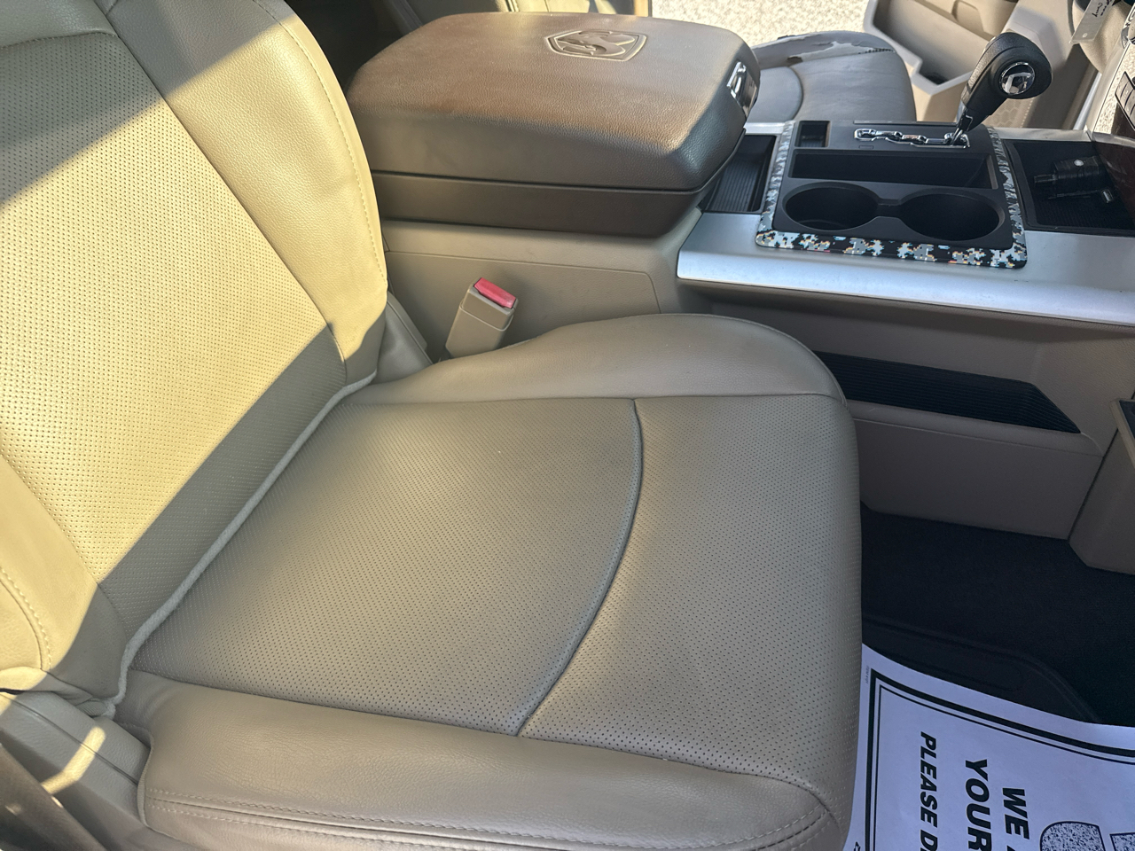 RAM 1500 Laramie Crew Cab 4WD 2012