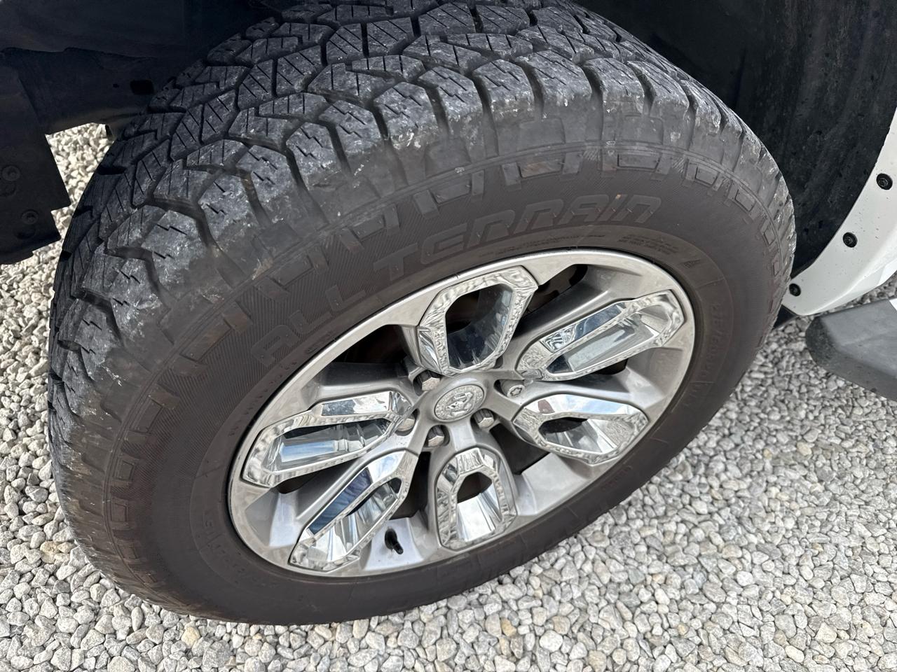 RAM 1500 Laramie Crew Cab SWB 4WD 2020