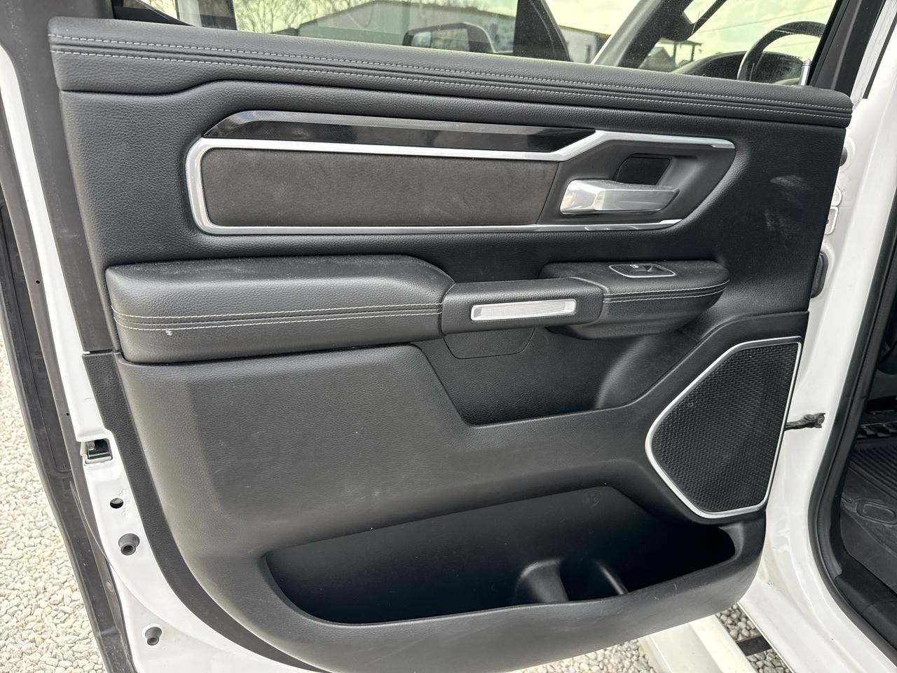 RAM 1500 Laramie Crew Cab SWB 4WD 2020