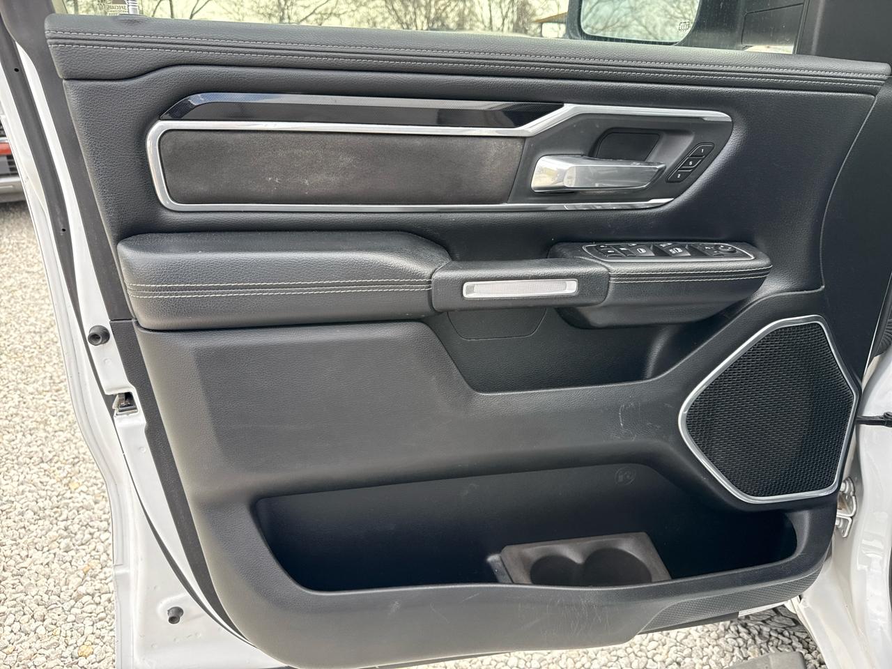 RAM 1500 Laramie Crew Cab SWB 4WD 2020