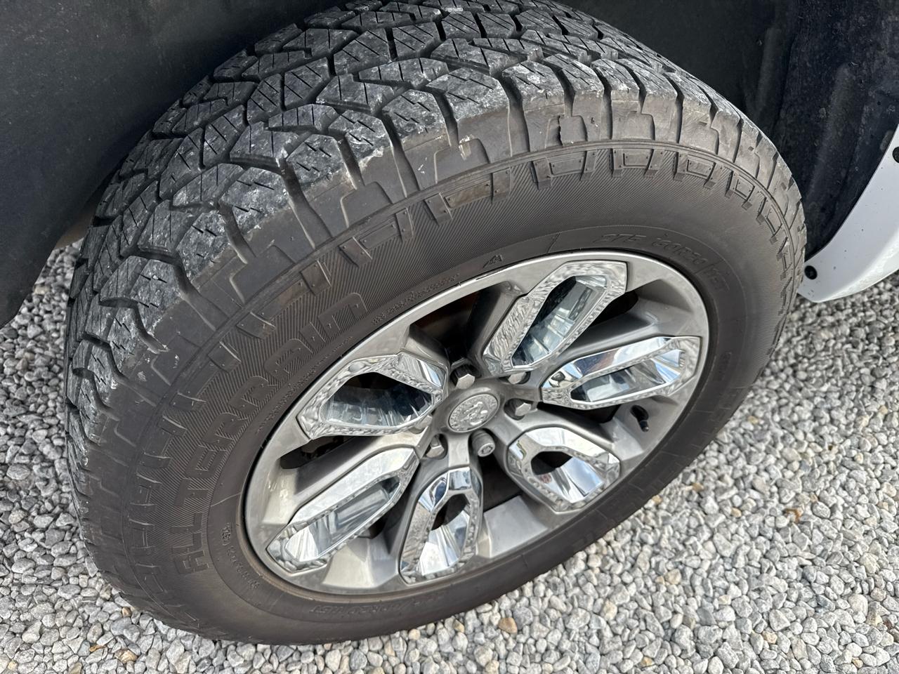 RAM 1500 Laramie Crew Cab SWB 4WD 2020