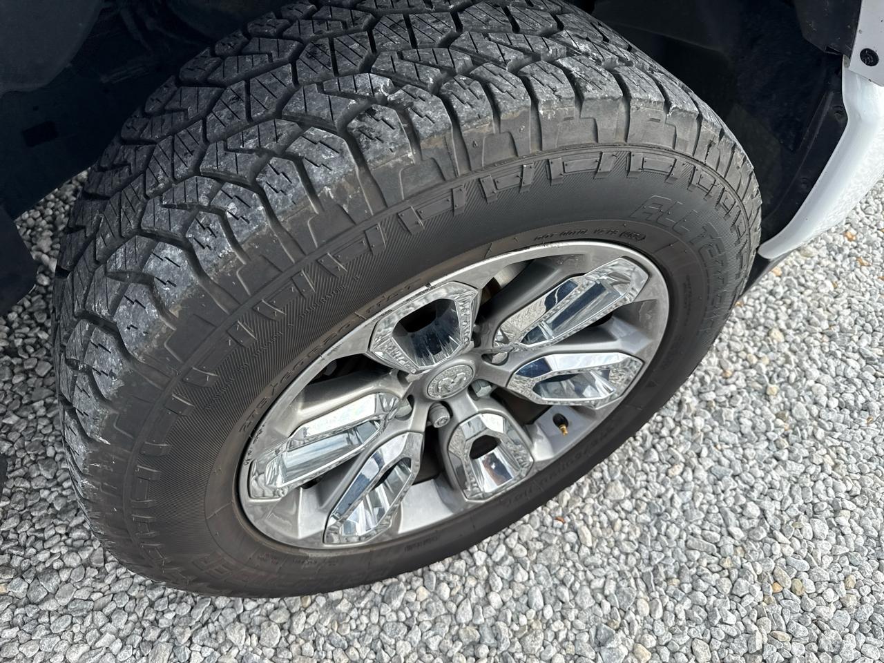 RAM 1500 Laramie Crew Cab SWB 4WD 2020