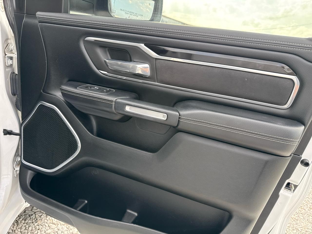 RAM 1500 Laramie Crew Cab SWB 4WD 2020