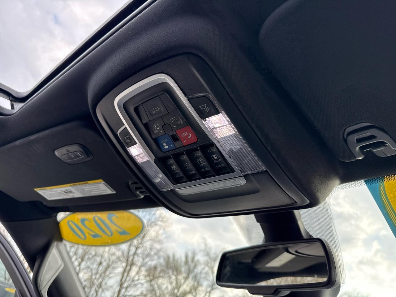 RAM 1500 Laramie Crew Cab SWB 4WD 2020