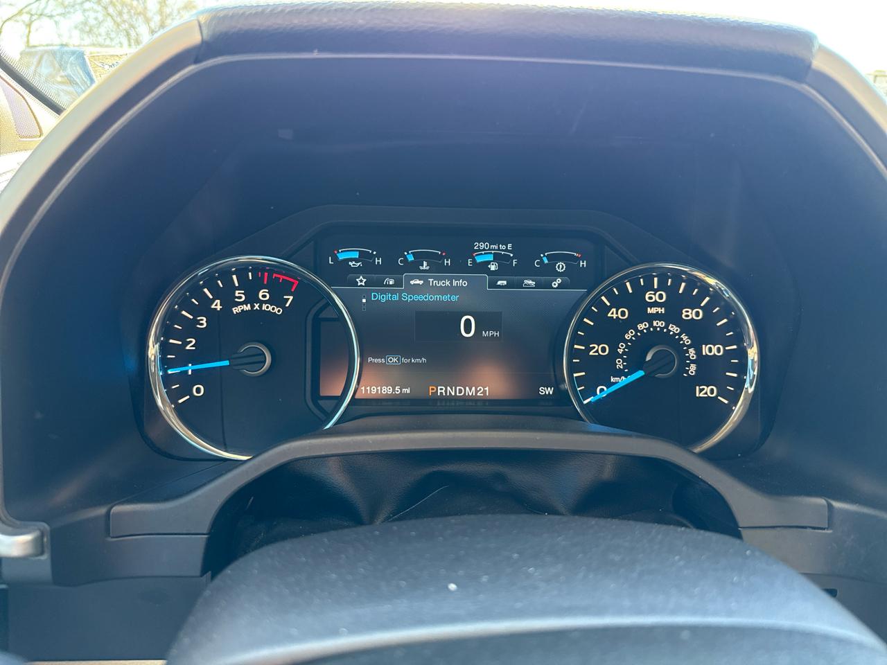 Ford F-150 4WD SuperCrew 145" Lariat 2015