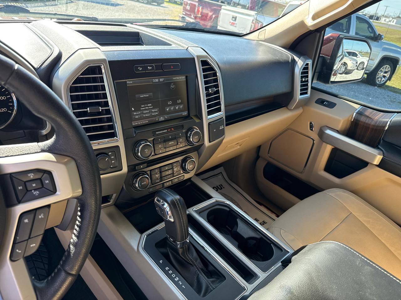 Ford F-150 4WD SuperCrew 145" Lariat 2015