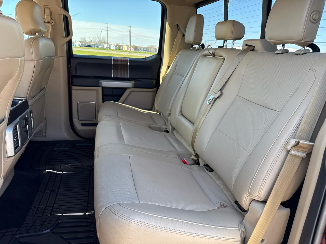 Ford F-150 4WD SuperCrew 145" Lariat 2015