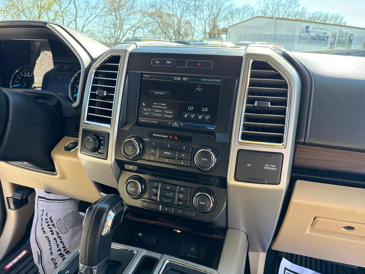 Ford F-150 4WD SuperCrew 145" Lariat 2015