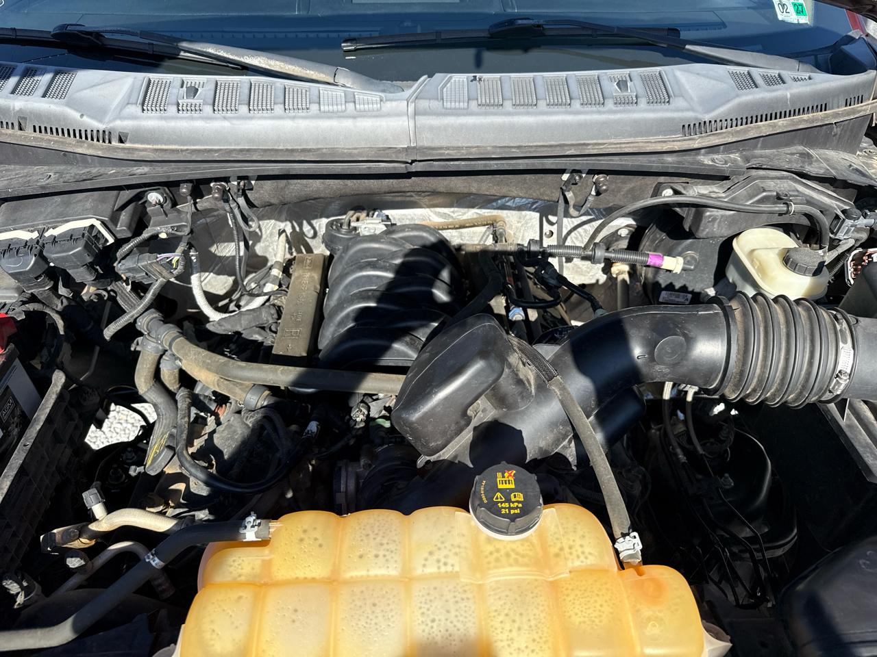 Ford F-150 4WD SuperCrew 145" Lariat 2015