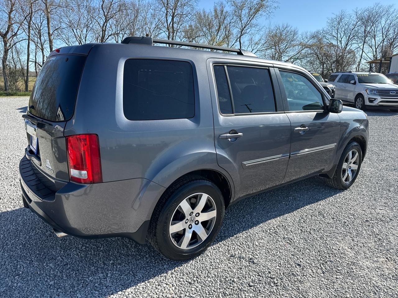Honda Pilot Touring 2WD 5-Spd AT with DVD 2015