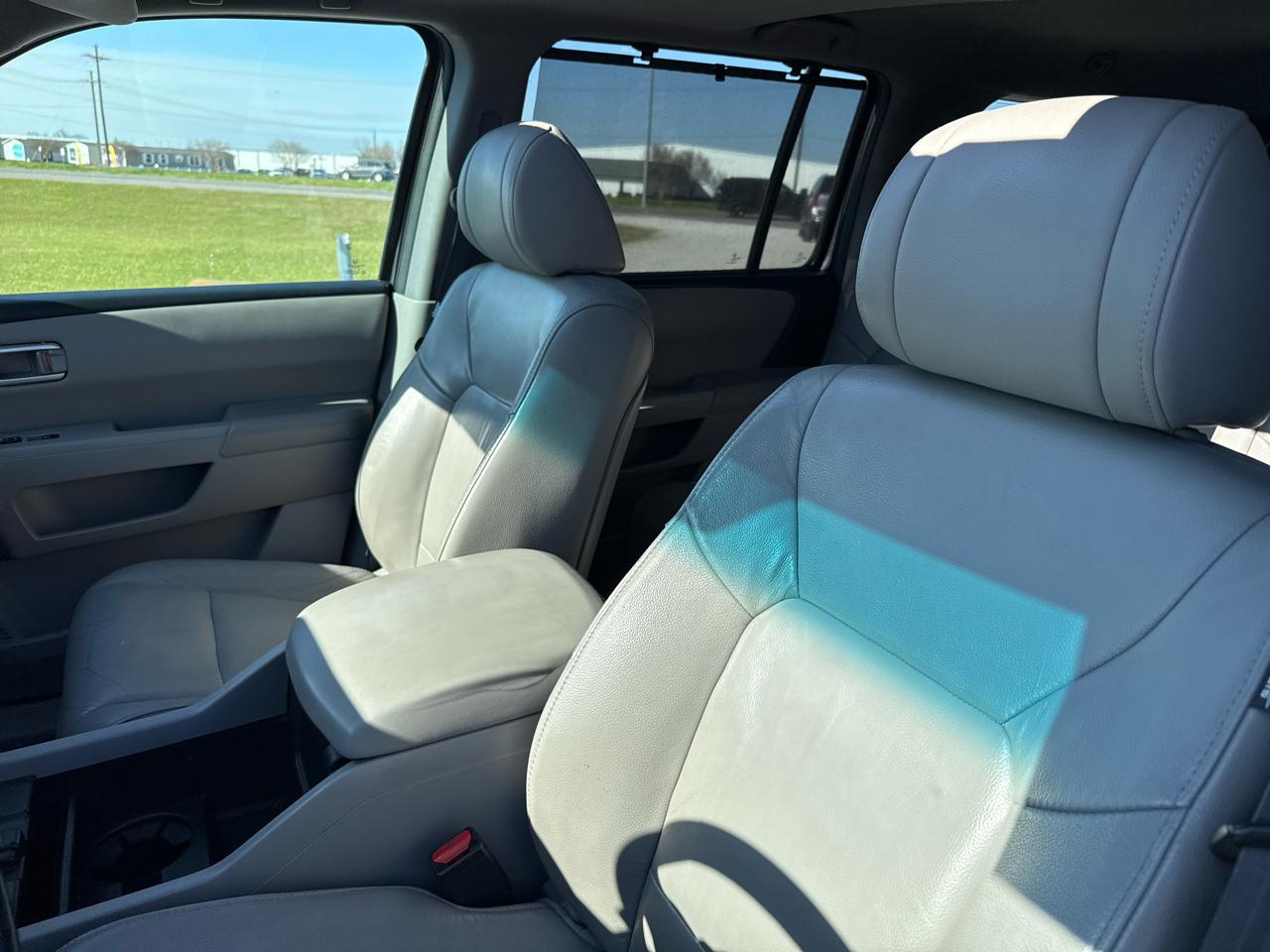 Honda Pilot Touring 2WD 5-Spd AT with DVD 2015