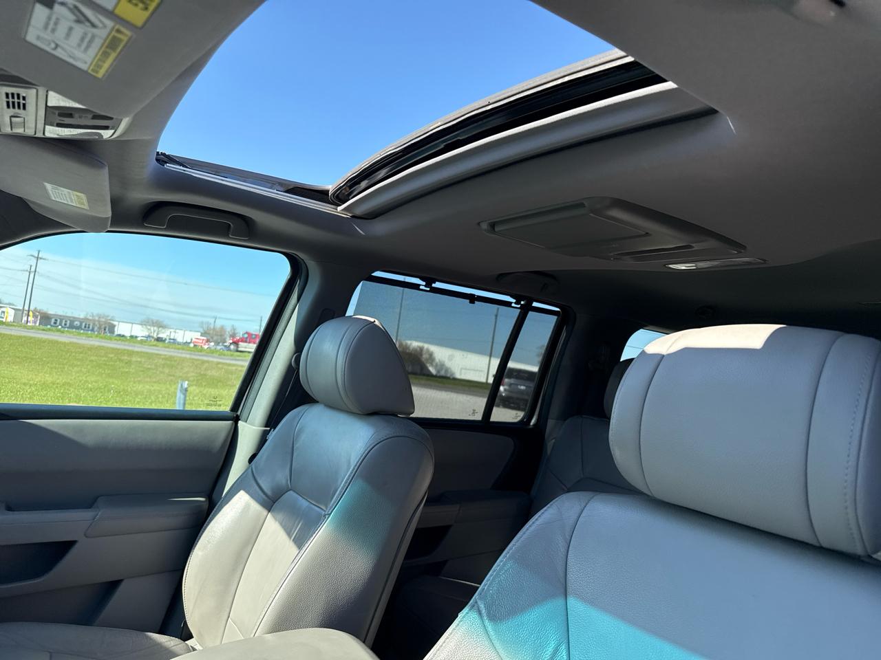 Honda Pilot Touring 2WD 5-Spd AT with DVD 2015