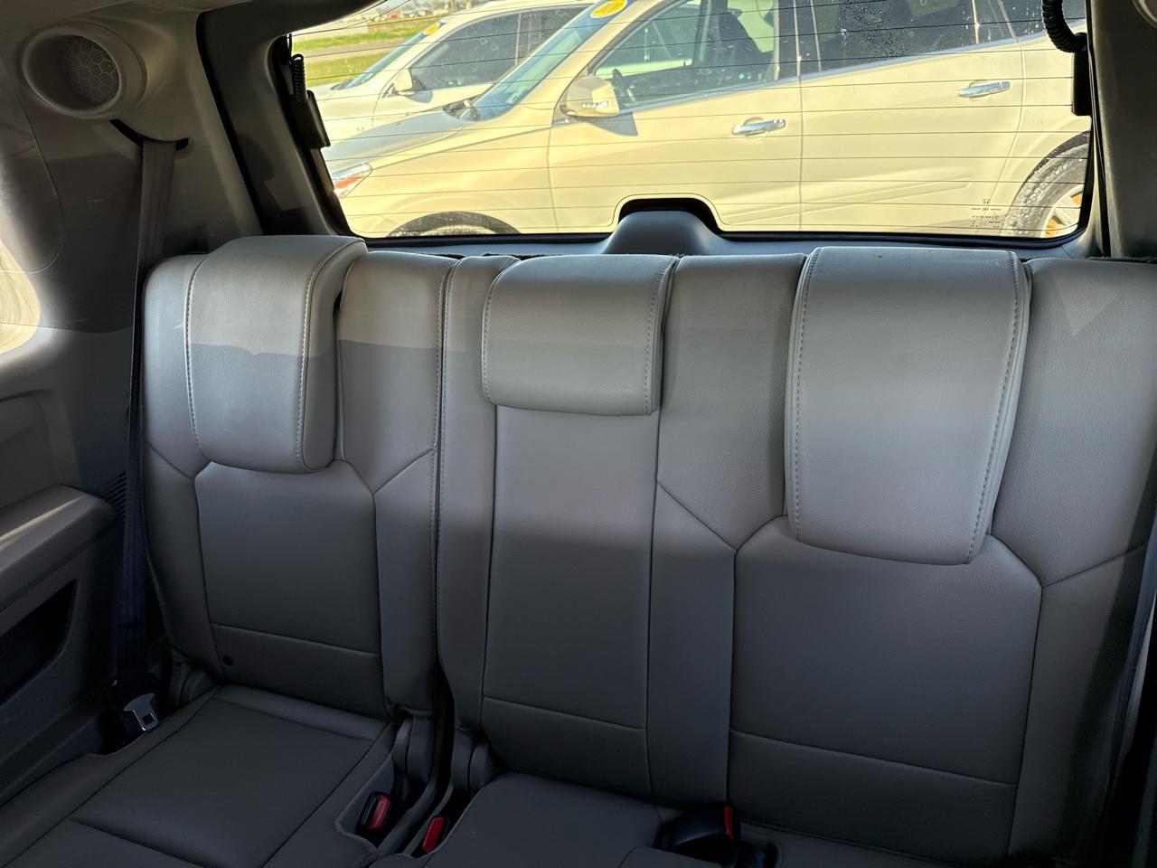 Honda Pilot Touring 2WD 5-Spd AT with DVD 2015