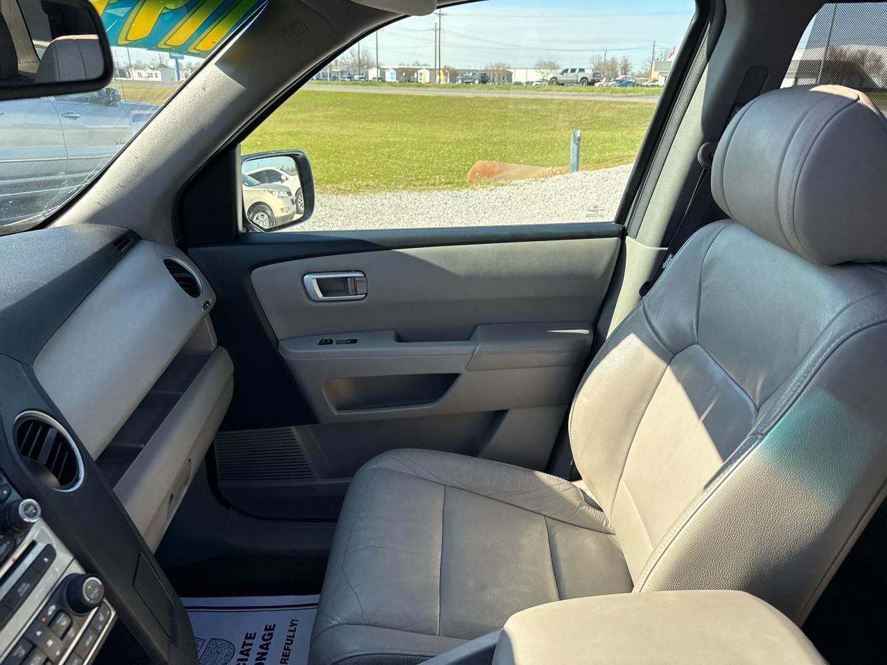 Honda Pilot Touring 2WD 5-Spd AT with DVD 2015