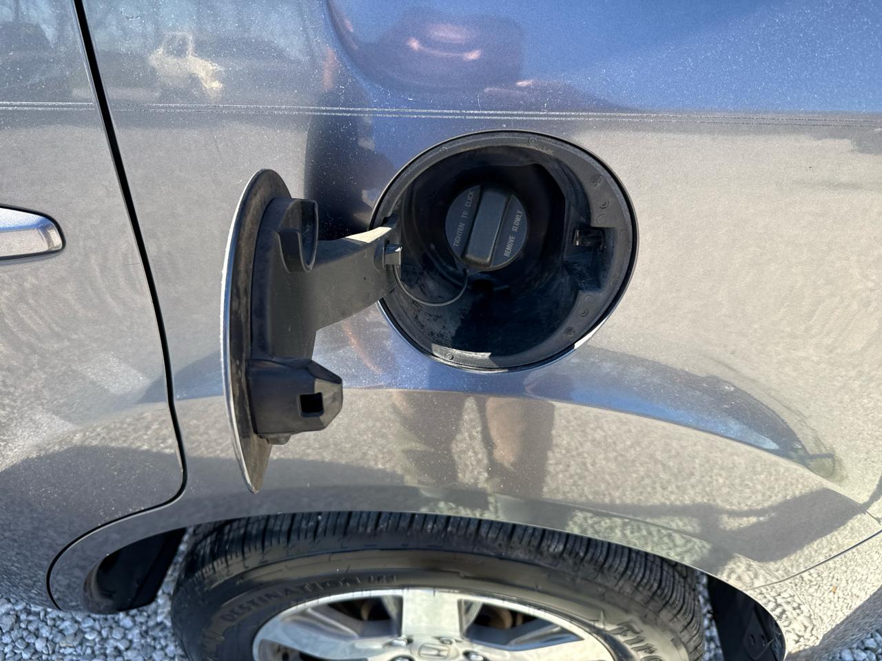 Honda Pilot Touring 2WD 5-Spd AT with DVD 2015