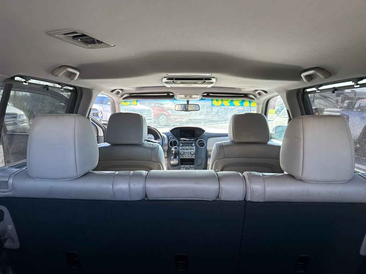 Honda Pilot Touring 2WD 5-Spd AT with DVD 2015