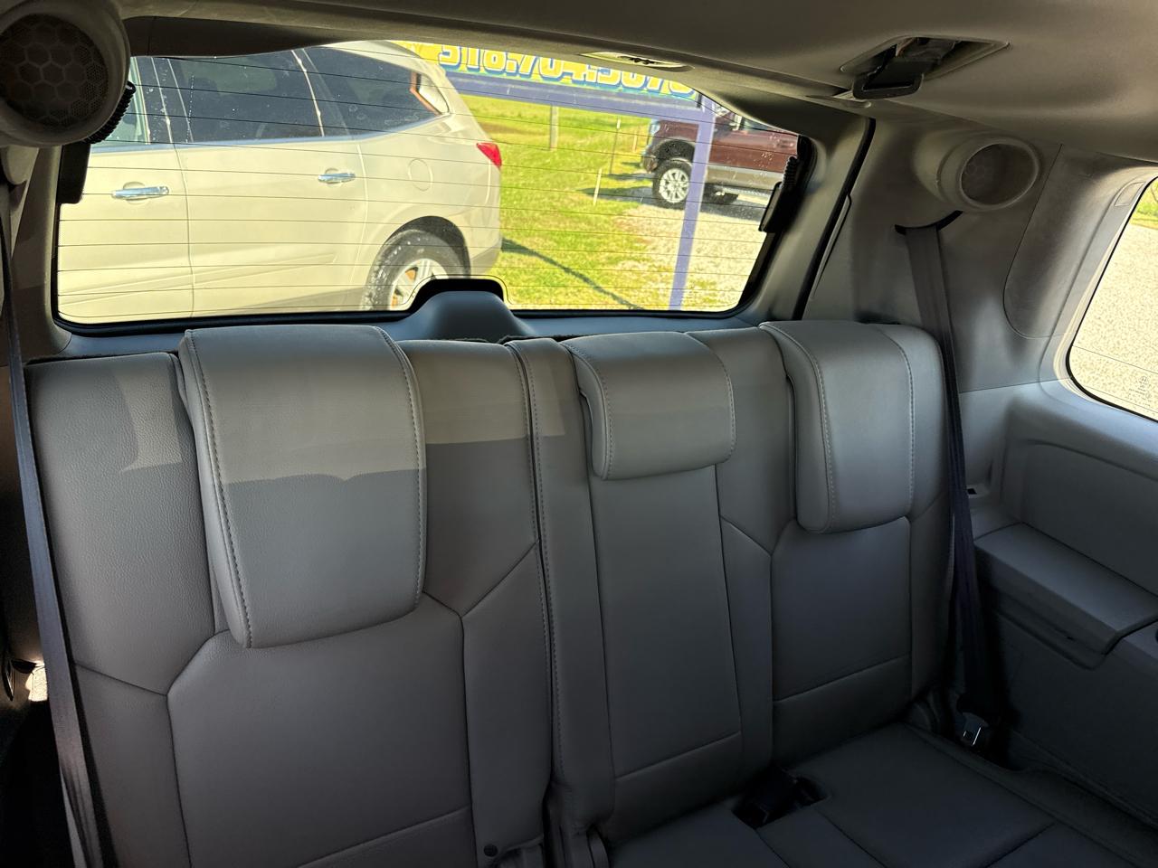 Honda Pilot Touring 2WD 5-Spd AT with DVD 2015