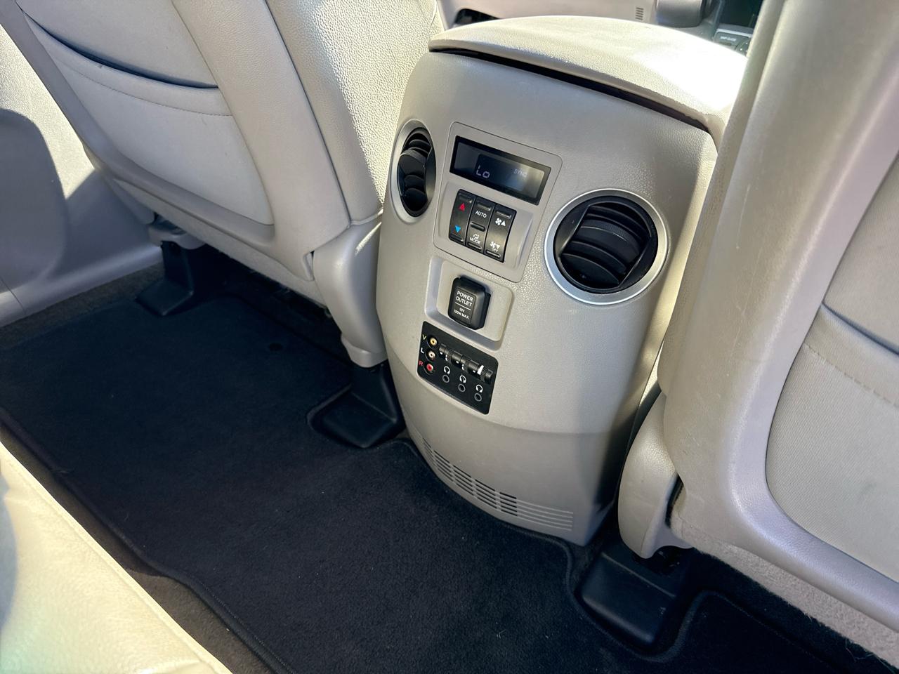 Honda Pilot Touring 2WD 5-Spd AT with DVD 2015