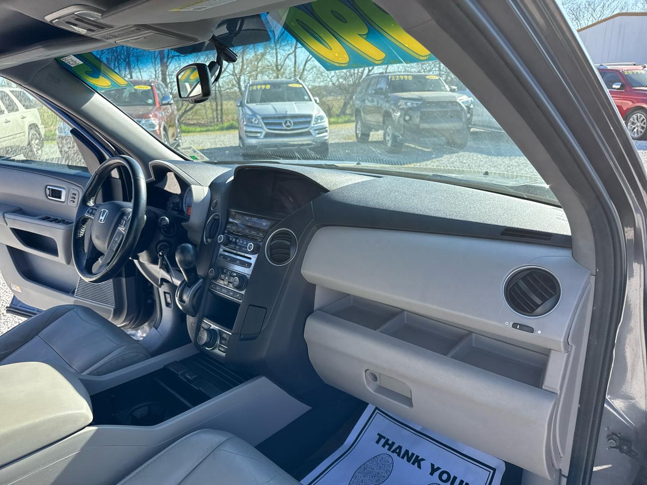 Honda Pilot Touring 2WD 5-Spd AT with DVD 2015