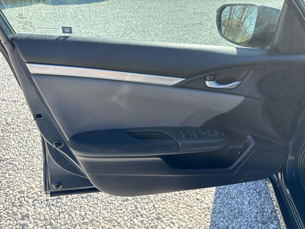 Honda Civic 4dr Sdn LX Auto 2017