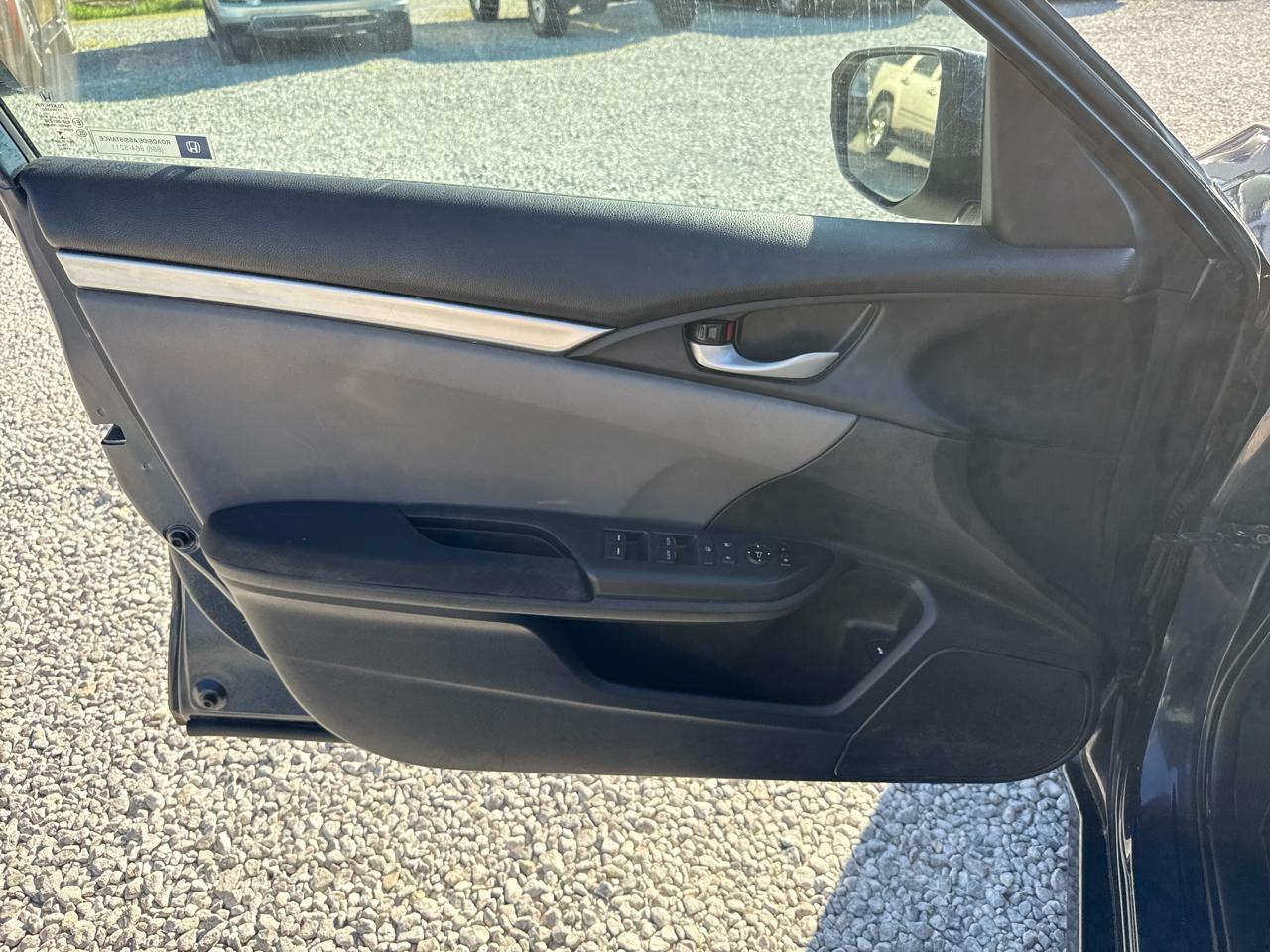 Honda Civic 4dr Sdn LX Auto 2017