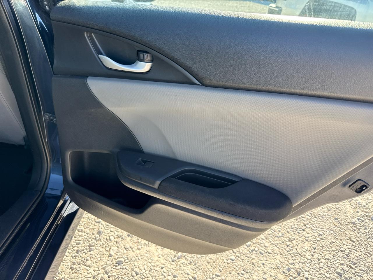 Honda Civic 4dr Sdn LX Auto 2017