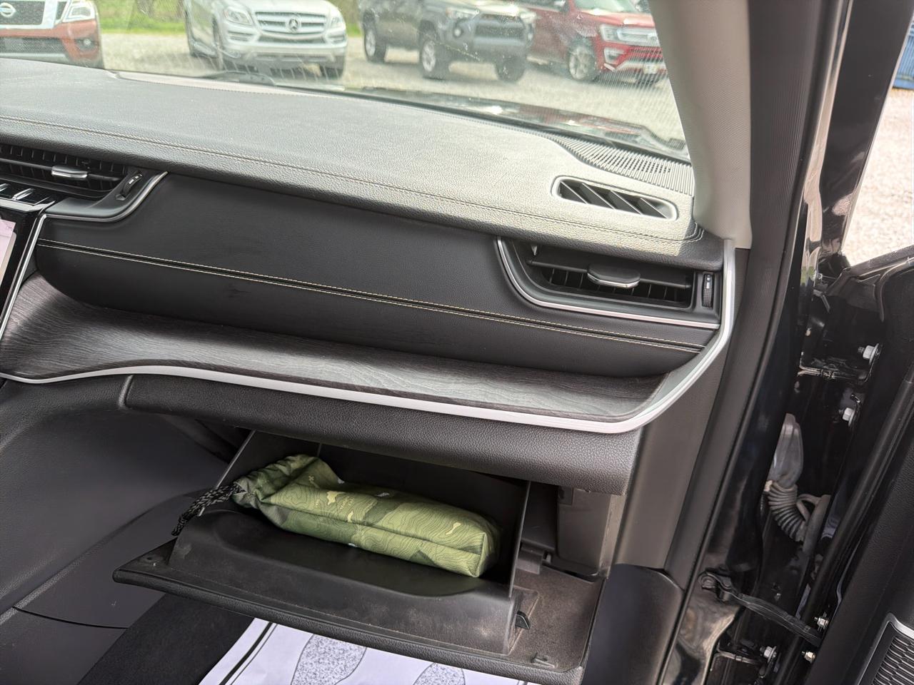 Jeep Grand Cherokee Limited 4WD 2023