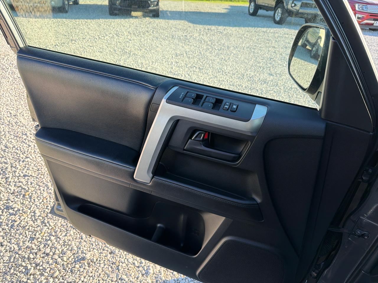 Toyota 4Runner SR5 2WD 2012