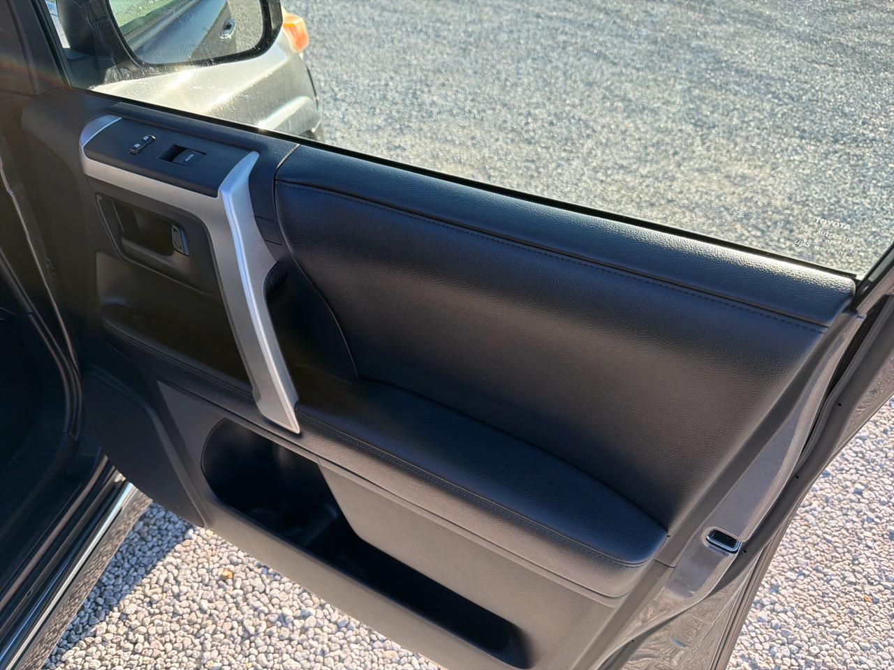 Toyota 4Runner SR5 2WD 2012