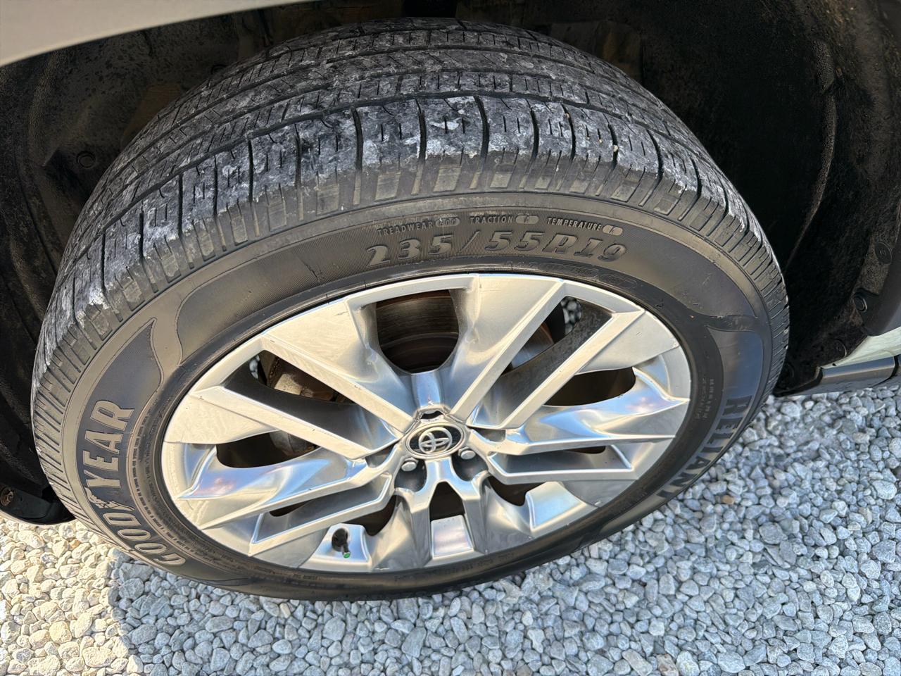 Toyota RAV4 XLE Premium 2020