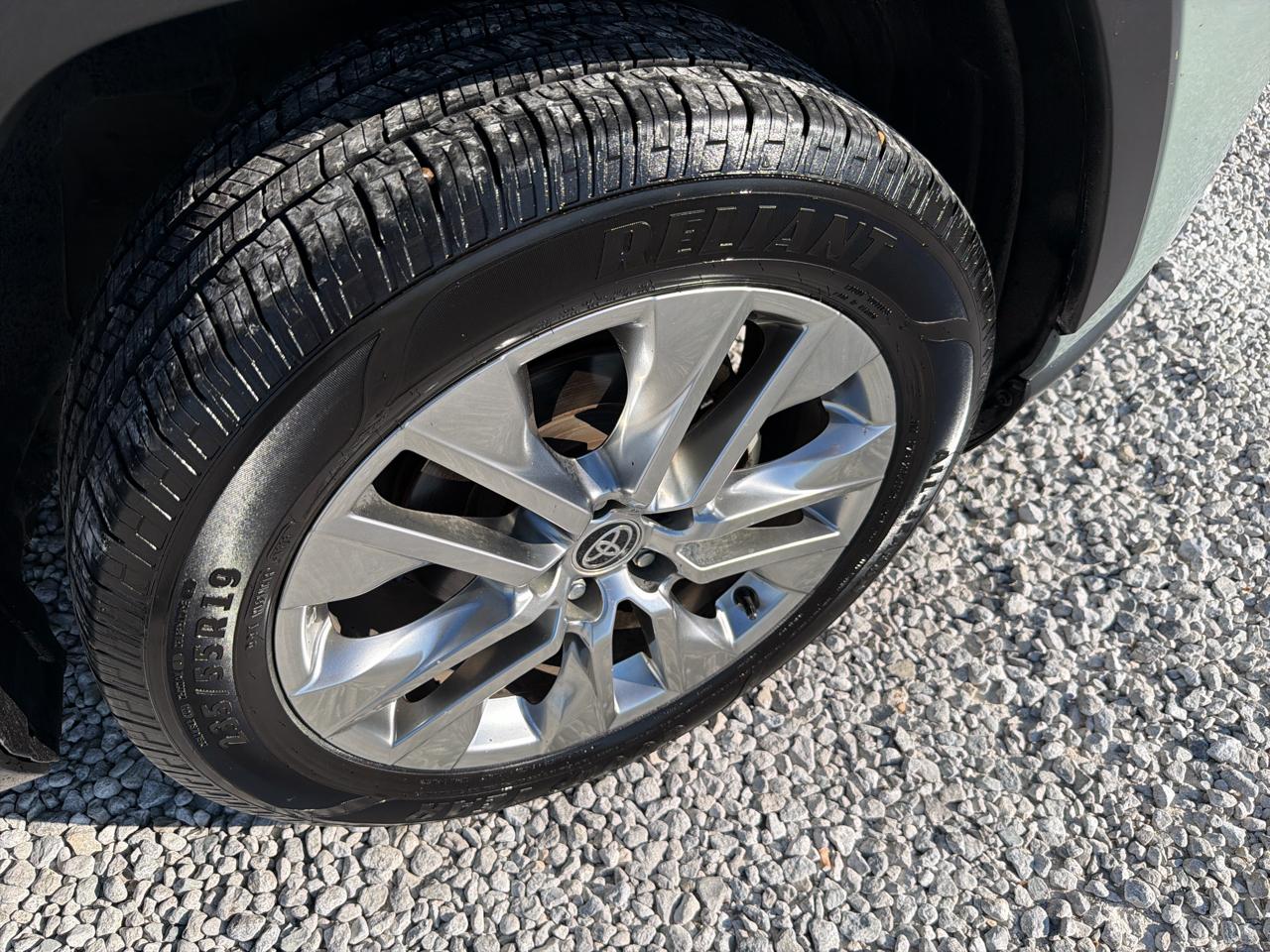 Toyota RAV4 XLE Premium 2020