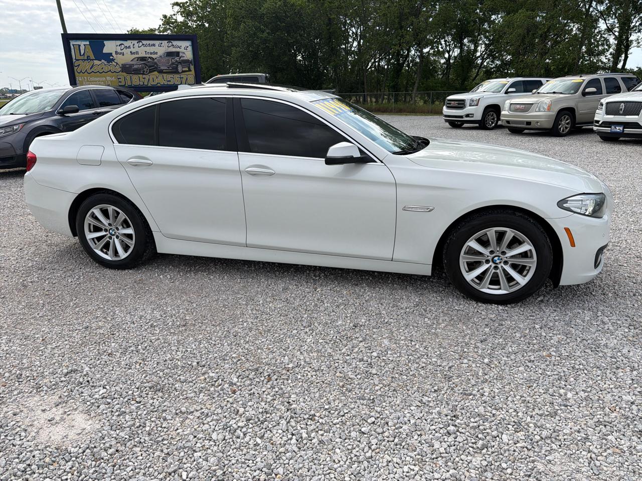 BMW 5-Series 528i 2015