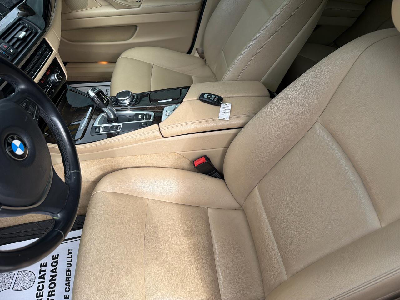 BMW 5-Series 528i 2015