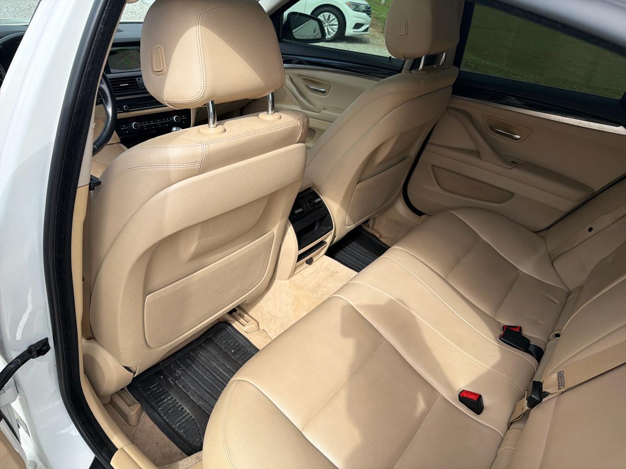 BMW 5-Series 528i 2015