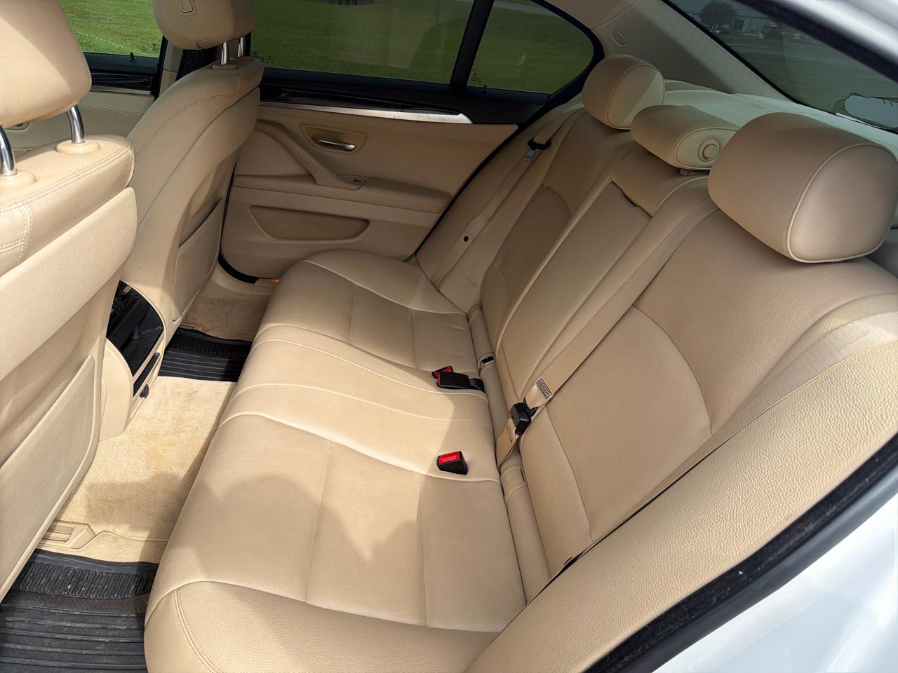 BMW 5-Series 528i 2015