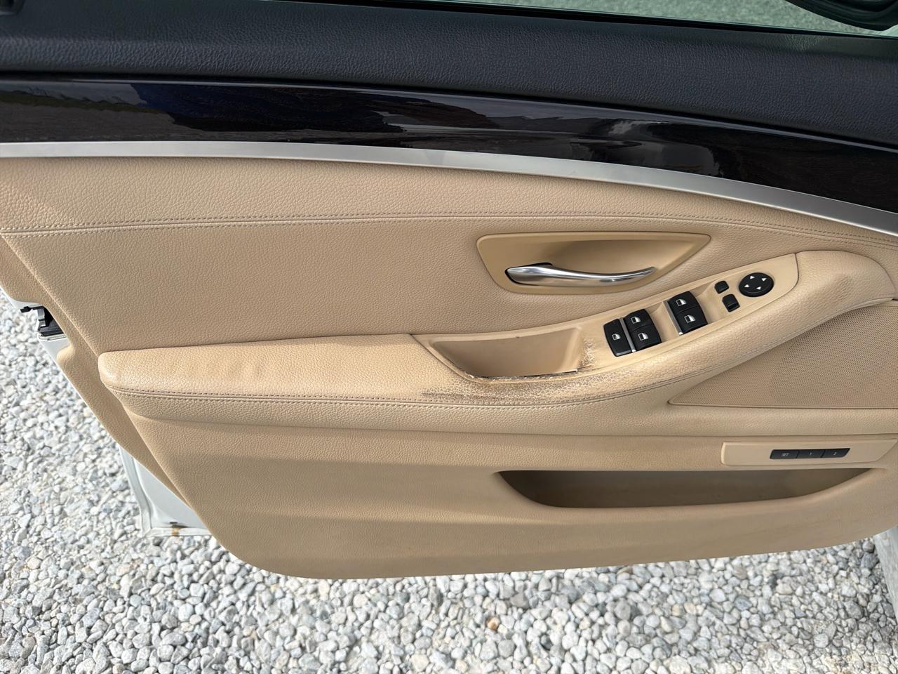 BMW 5-Series 528i 2015