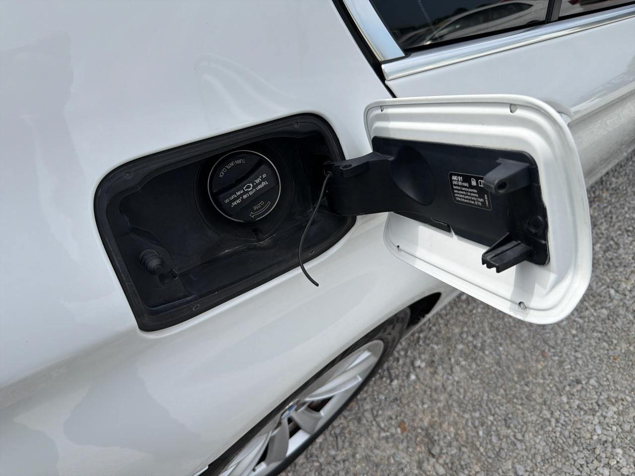 BMW 5-Series 528i 2015