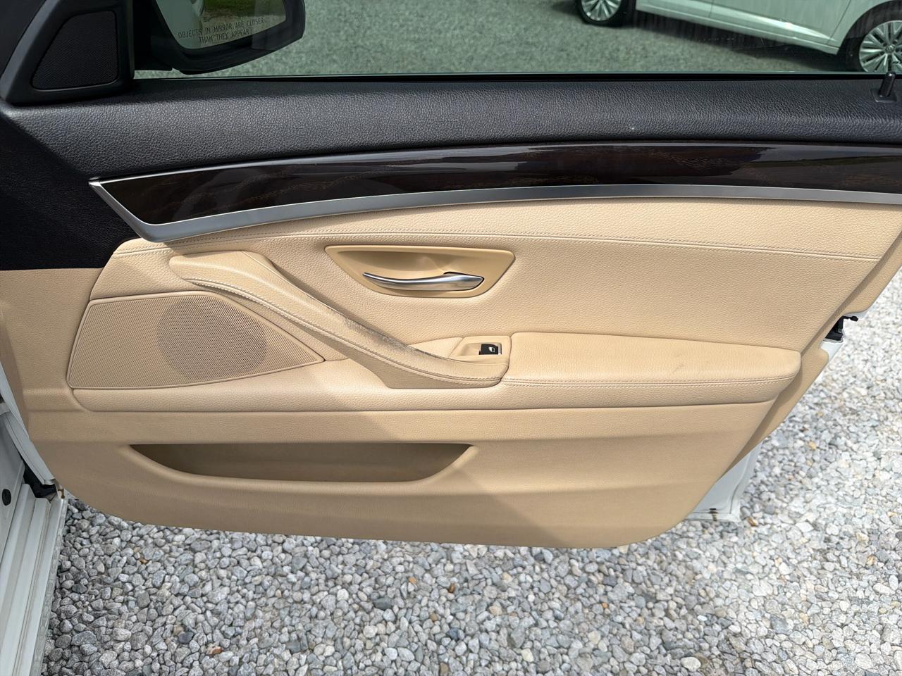 BMW 5-Series 528i 2015