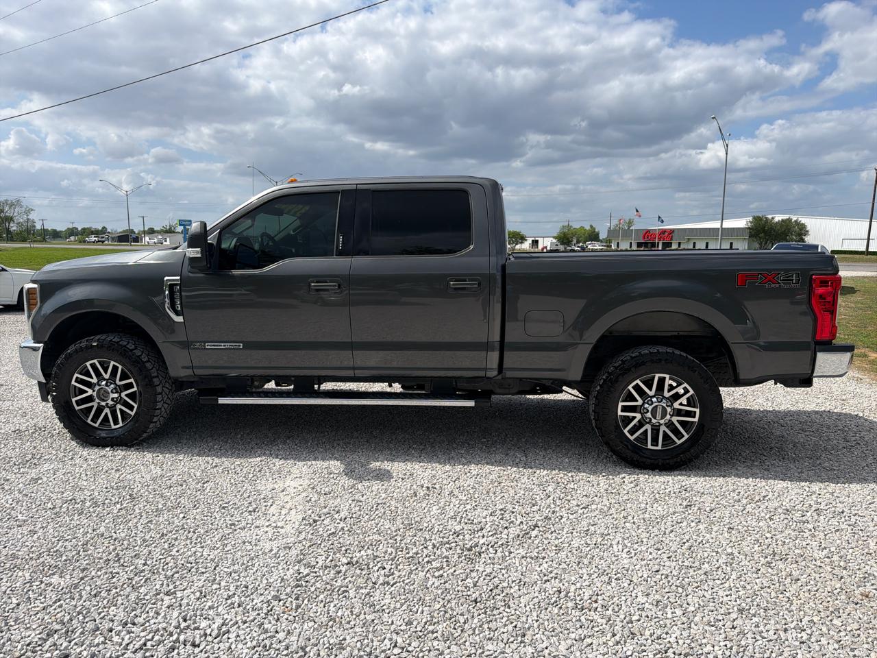 Ford F-250 SD Lariat Crew Cab 4WD 2019