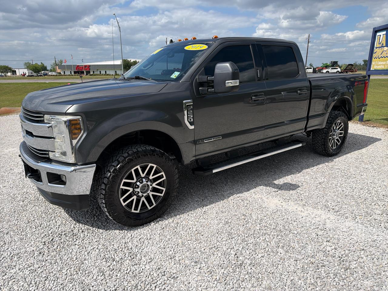Ford F-250 SD Lariat Crew Cab 4WD 2019