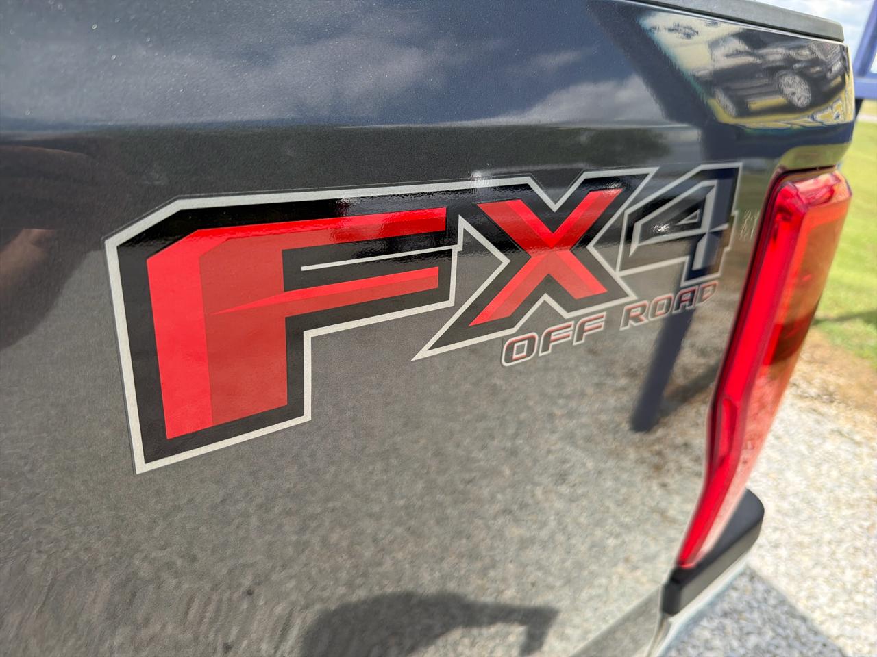 Ford F-250 SD Lariat Crew Cab 4WD 2019