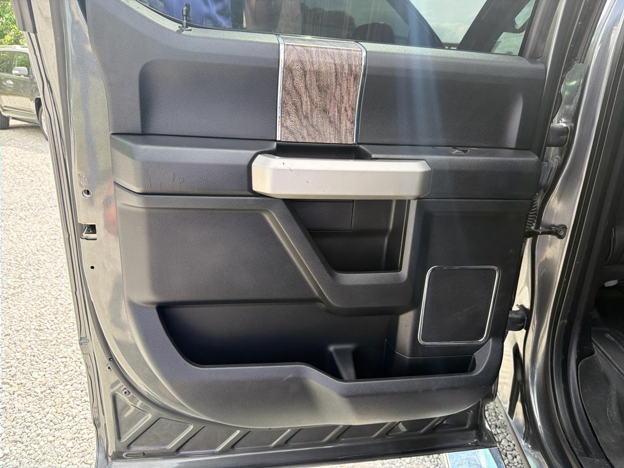 Ford F-250 SD Lariat Crew Cab 4WD 2019